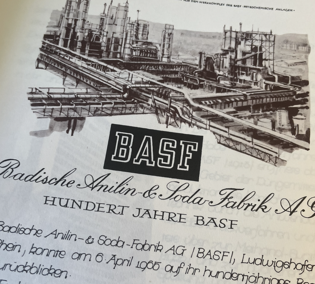 1965 wurde die BASF 100 – dazu erschien eine Wirtschaftschronik der Stadt Ludwigshafen. Foto: Wind